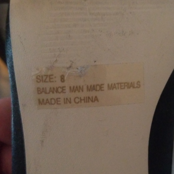 Black heels - Picture 4 of 8